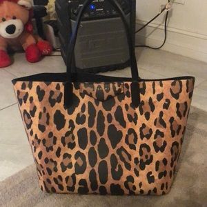 SOLD❣️❣️❣️Givenchy antigona leopard print tote